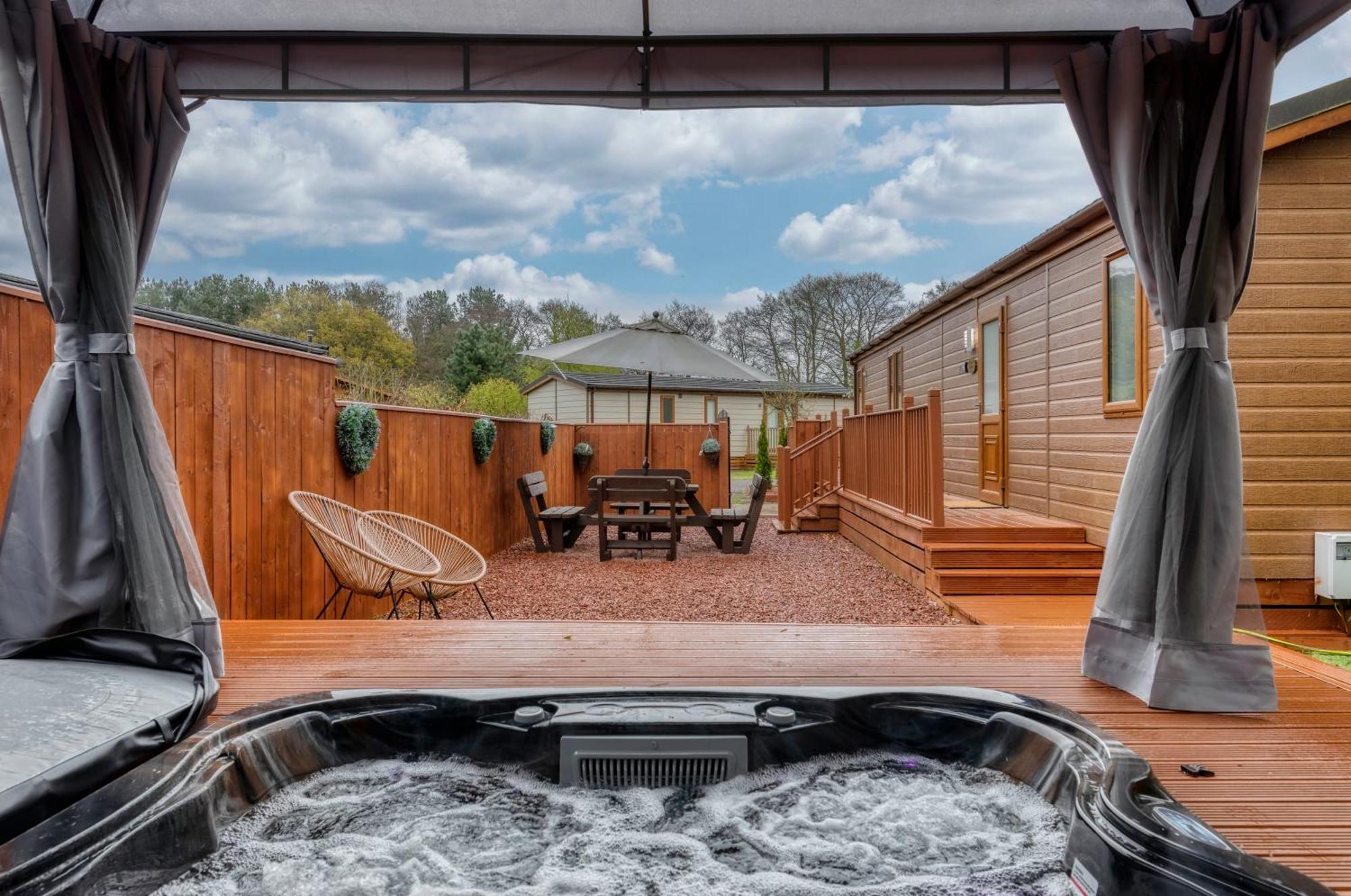 Family Luxury Retreat With Hot Tub