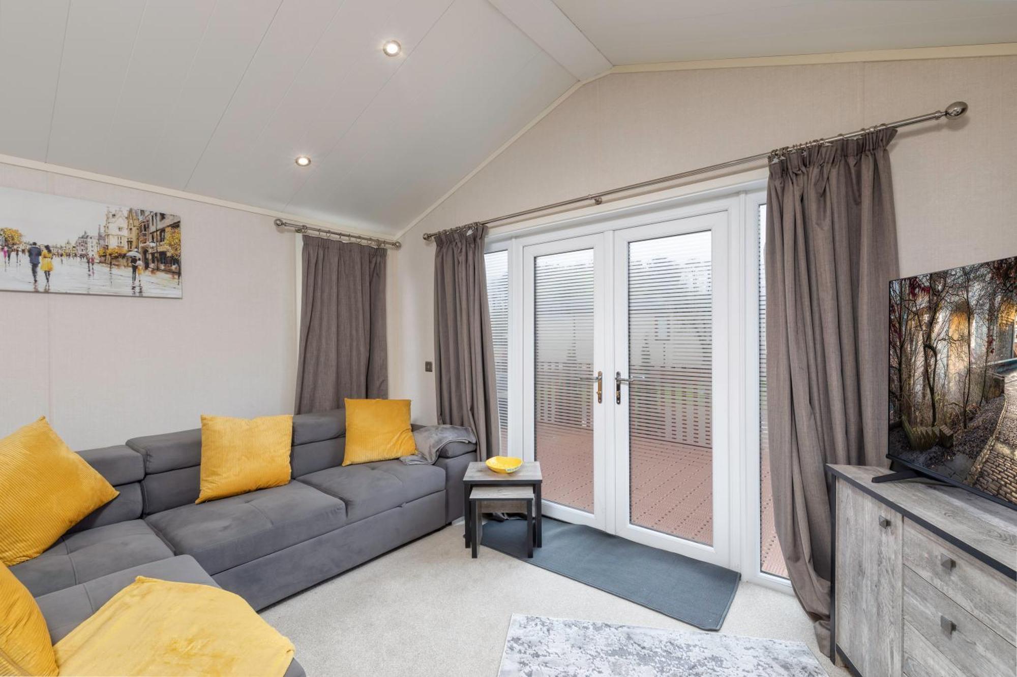 Family Luxury Retreat With Hot Tub Apartment York