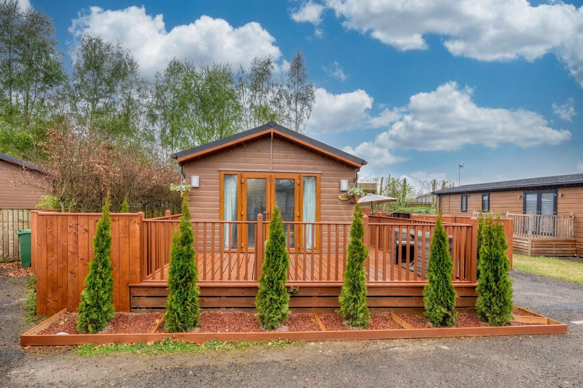 Family Luxury Retreat With Hot Tub Apartment York